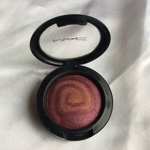 LIMITED EDITION MAC Stratus Mineralize Blush